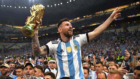 lionel messi world cup trophy